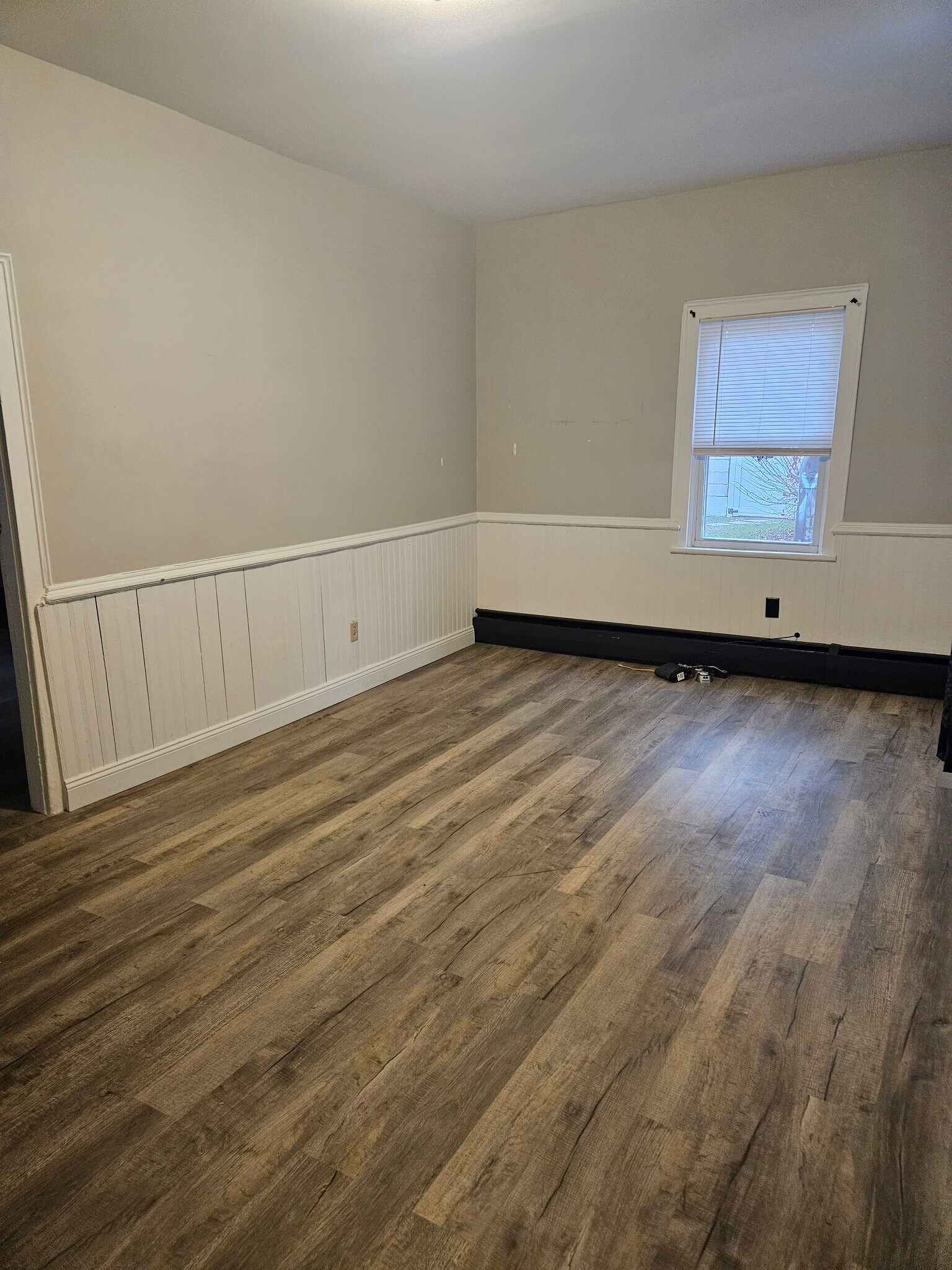 dining room - 290 E 7th St