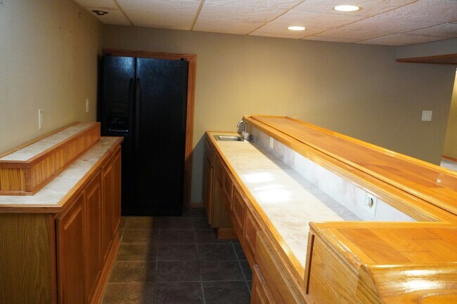 Building Photo - 1453 W Barnard Ave