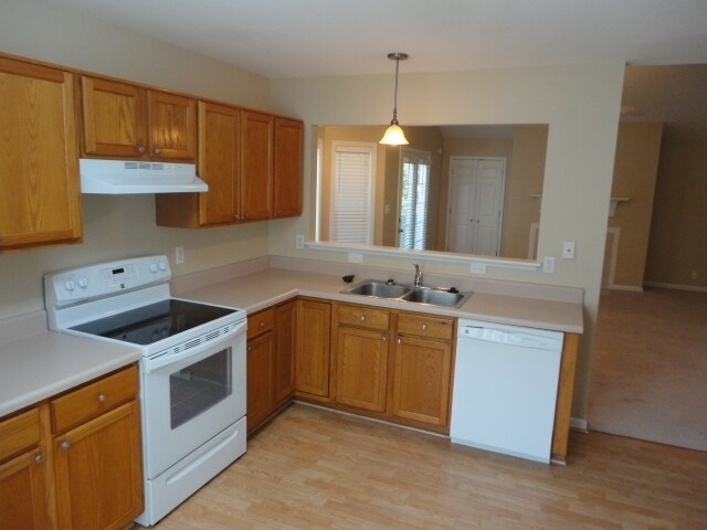 Building Photo - 905 Finchurch Cir