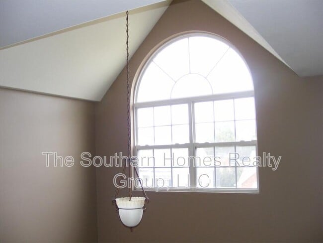 Building Photo - 264 Fyke Dr