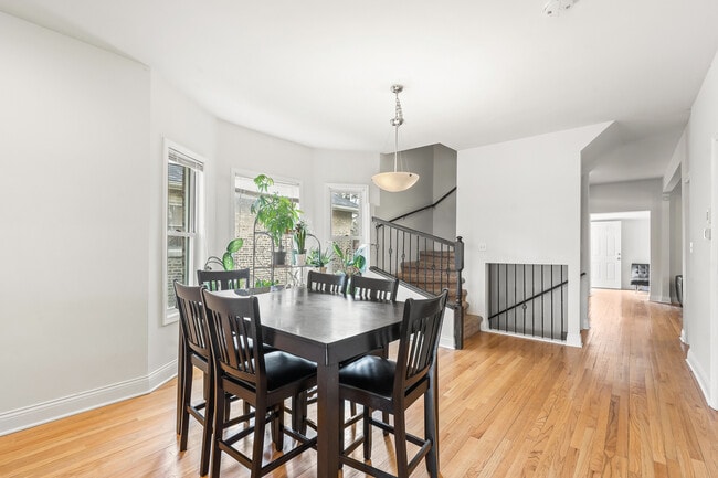 Building Photo - 7938 S Bennett Ave