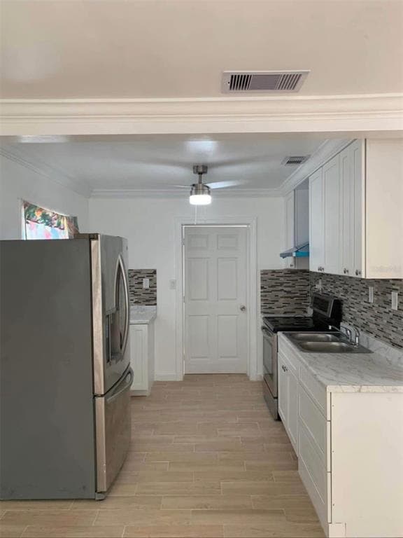 Building Photo - 3925 Mesa Ave