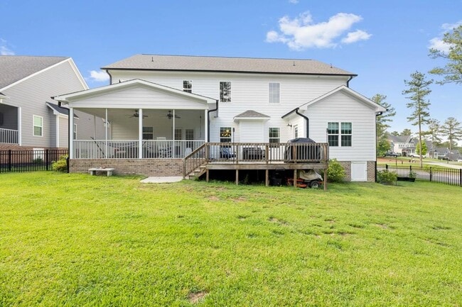 Building Photo - 211 Education Dr