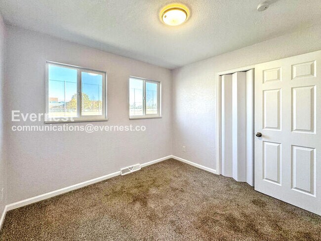 Building Photo - 2755 N Humboldt St