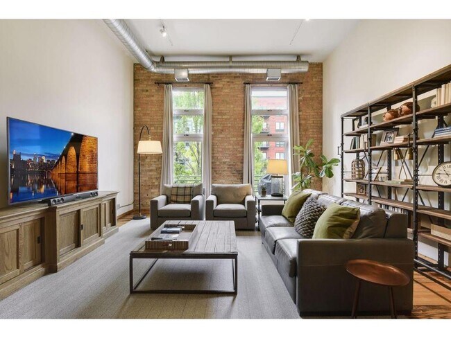 Building Photo - 801 N Washington Ave