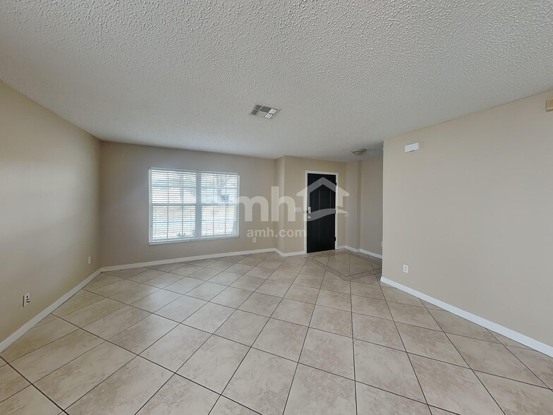 Building Photo - 1888 Vale Dr