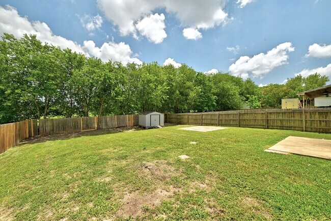 Building Photo - 220 Peppergrass Cove