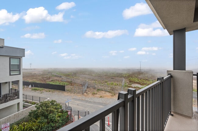 Building Photo - 1068 Hampton Dr