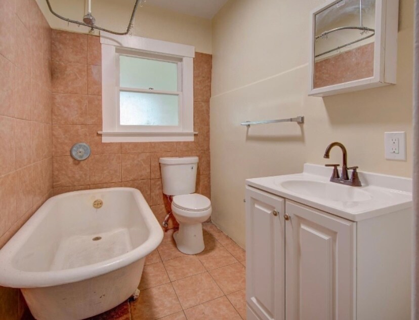 Building Photo - 1617 Georgia St