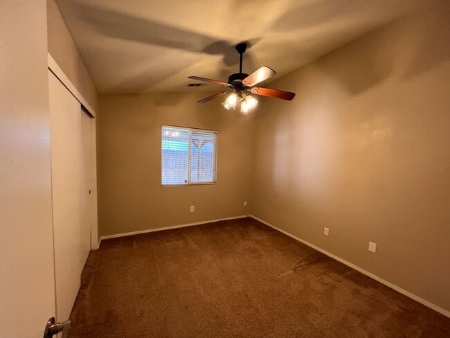 Building Photo - 3-bedroom single story in Merced!