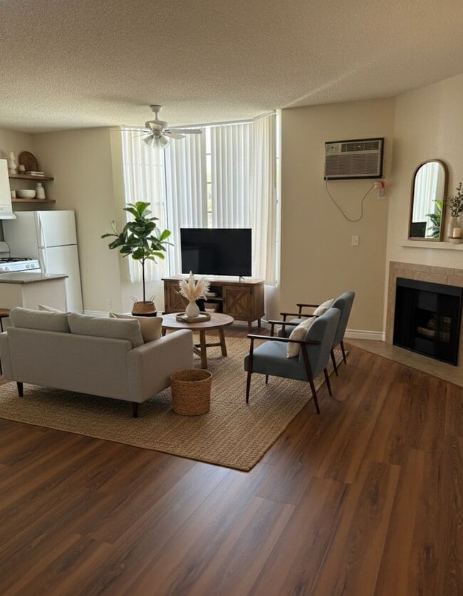Building Photo - Spacious 1-Bed Apartments in Gated Tujunga Community