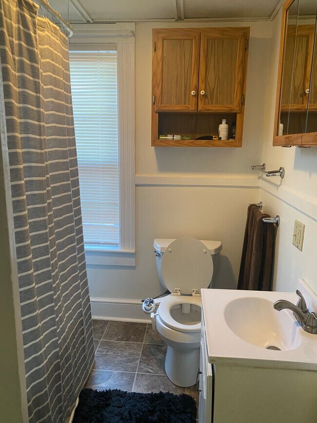 Building Photo - 319 N Charlotte St