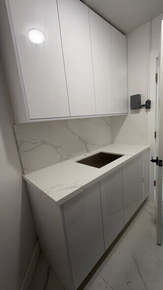 Laundry Room - 5740 SW 33rd Ter