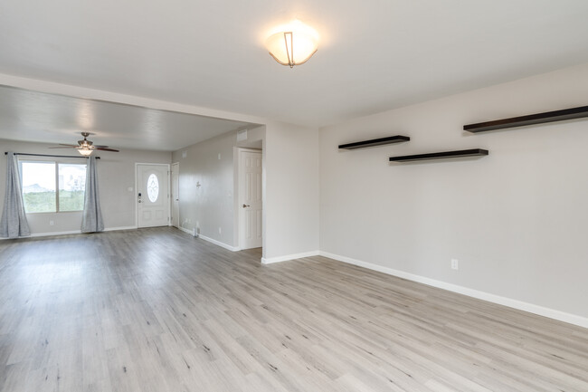 Building Photo - 6842 N Camino de las Brisas