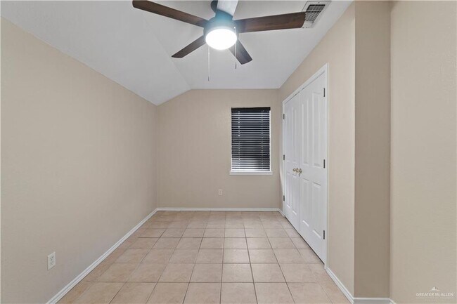 Building Photo - 22 19th St