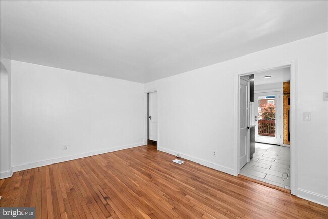 Building Photo - 801 Cox Ave