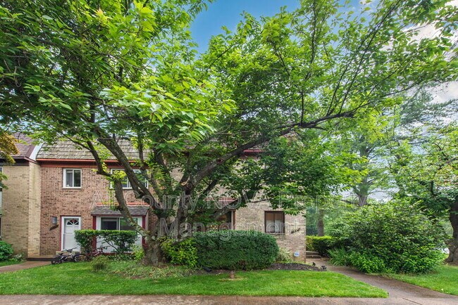 Building Photo - 10343 Bushman Dr
