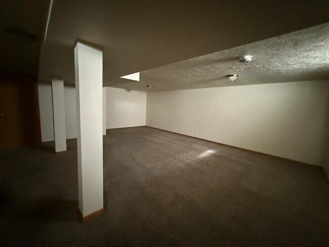 Building Photo - 3731 Kalamazoo Ave SE