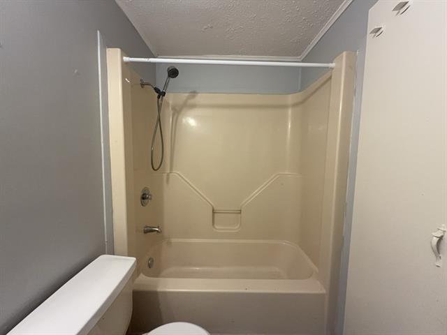 Building Photo - 1611 Voirin Rd