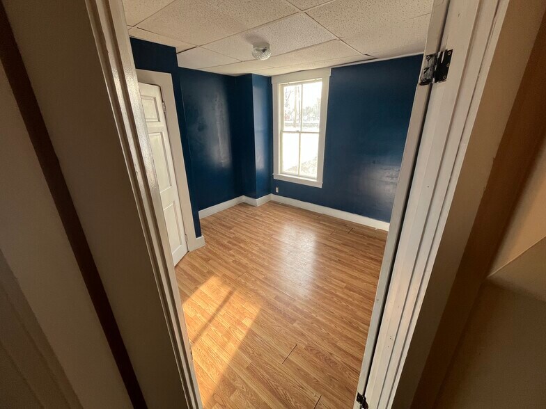 Building Photo - 9 Commercial St