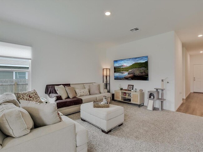 Building Photo - 2712 Louris Ln