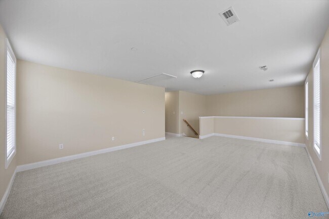 Building Photo - 120 Park Square Ln