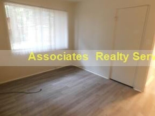 Building Photo - Adams &amp; Federici-911 &amp; 913