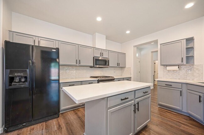 Building Photo - 238 St Tropez Ln