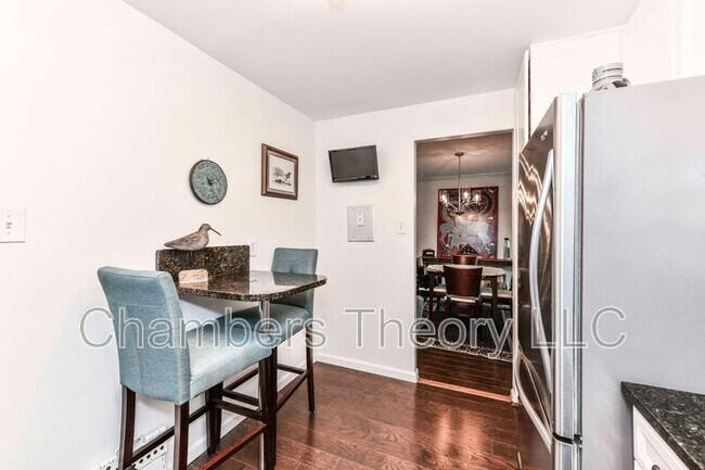 Building Photo - 1300 Army Navy Dr