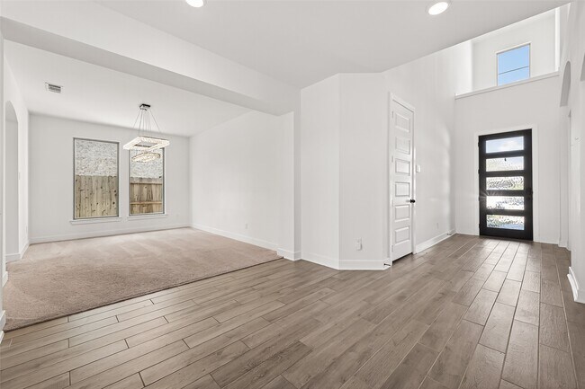 Building Photo - 26307 Aurora Vly Wy