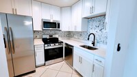 Building Photo - 511 Monaco Way