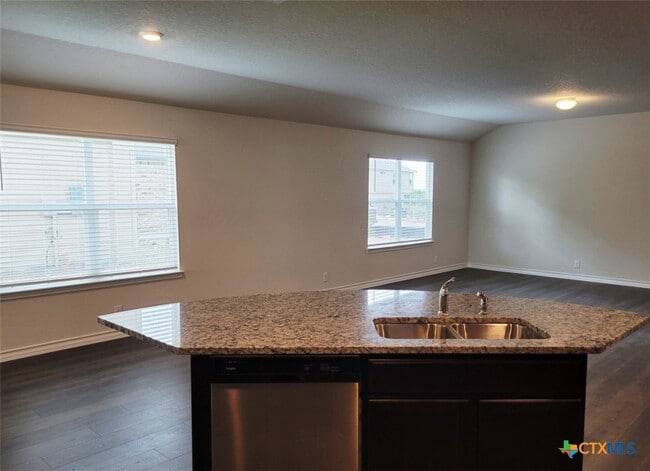 Building Photo - 618 Cypress Ct