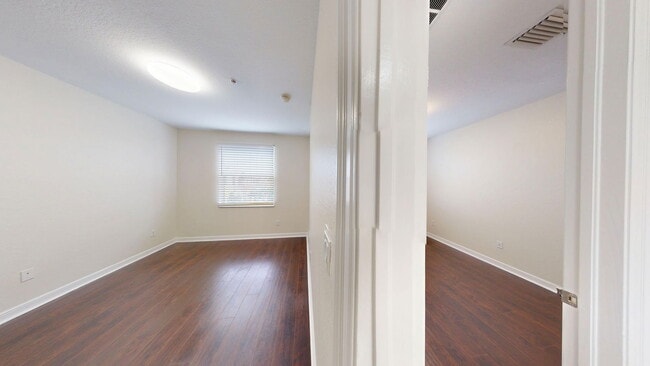 Building Photo - 690 Amador Ln