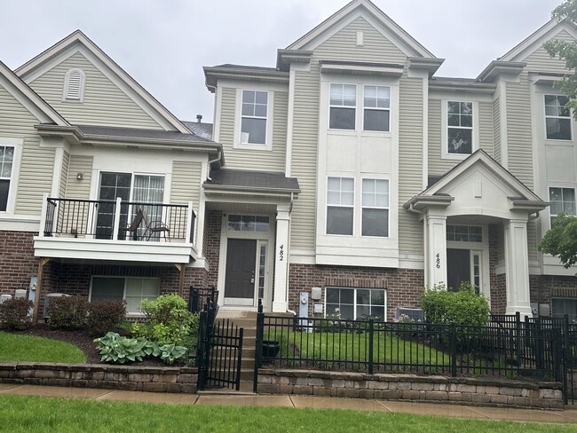 Building Photo - 482 Grosvenor Ln