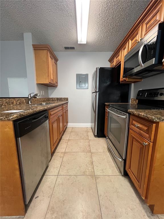 Building Photo - 2569 Grassy Point Dr