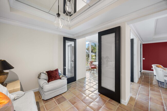 Building Photo - 828 Hideaway Cir E