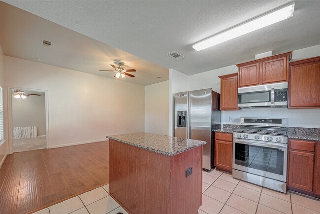 Building Photo - 26915 Teal Bayou Ln