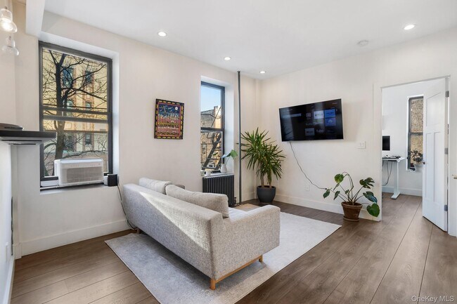 Building Photo - 16-84 Woodbine St