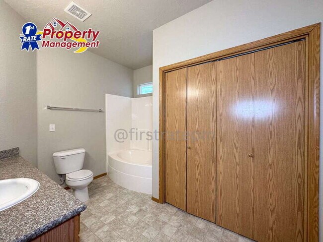 Building Photo - 1949 E Wilson Ln