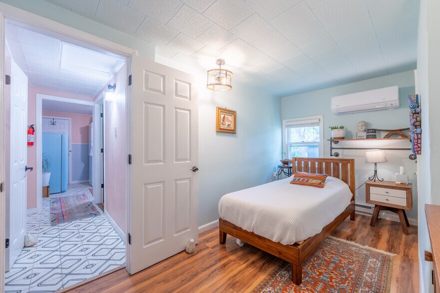 Building Photo - 1101 S Rogers St