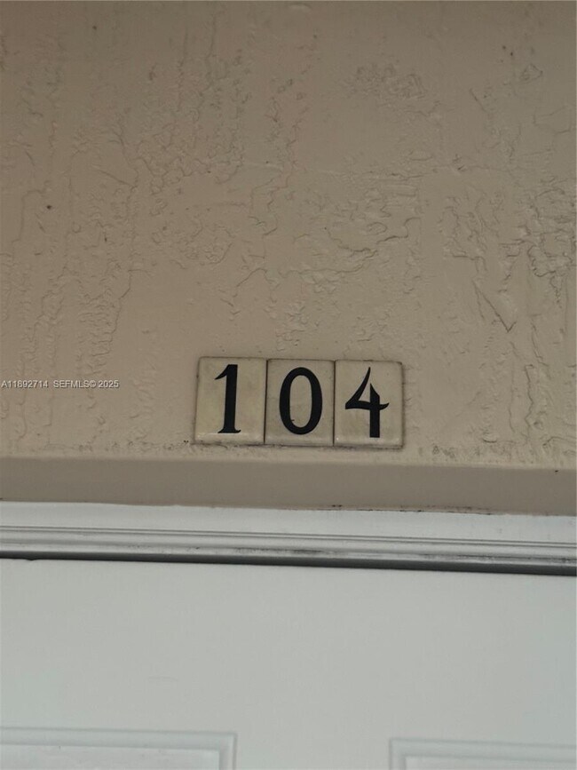 Building Photo - 5650 NW 115th Ct