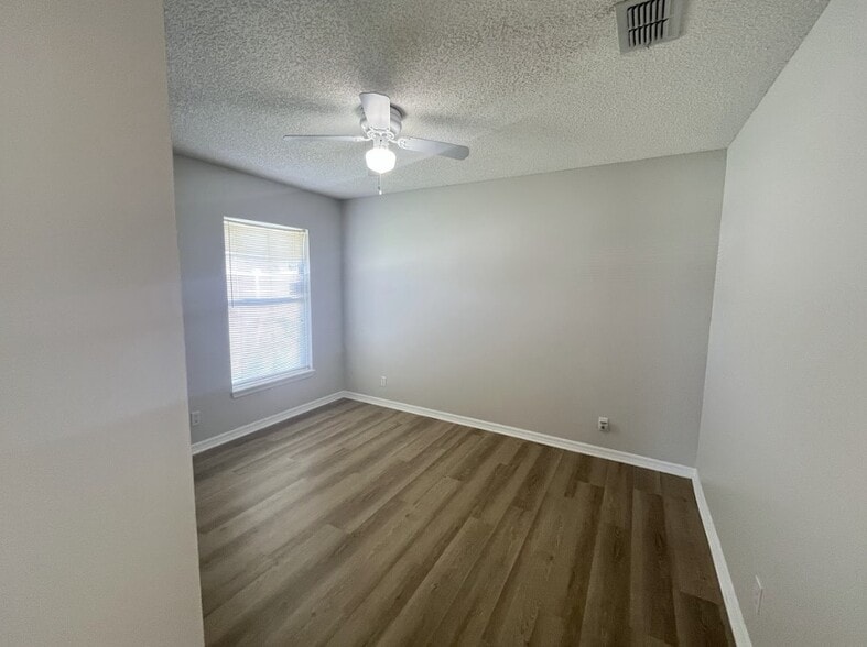Building Photo - 11483 Kimberly Forest Dr