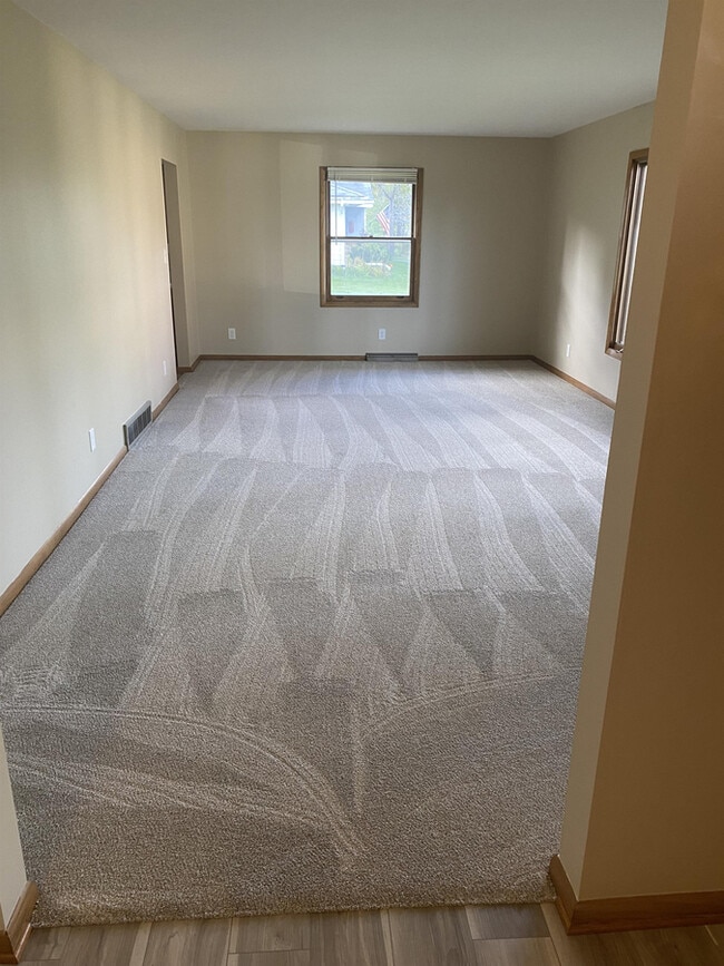 Building Photo - 18105 Milwaukee Ave