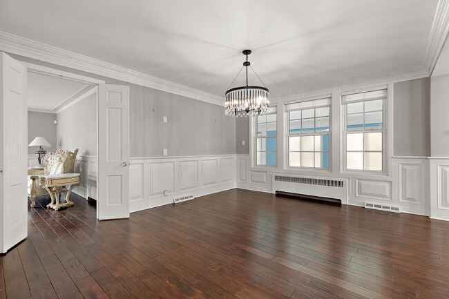 Building Photo - 305 N Reed St