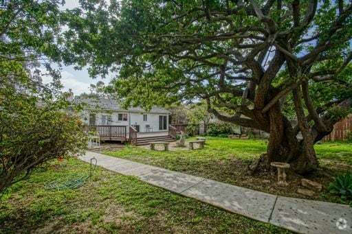 Back Yard - 10831 Woodbine St