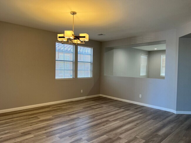 Building Photo - Do not miss this opportunity - Fabulous Location