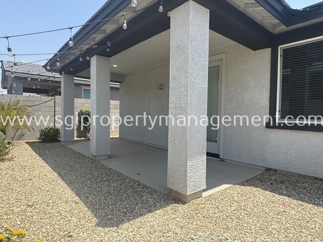 Building Photo - 17322 W Country Club Terrace