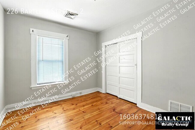Building Photo - 226 Bartlett St