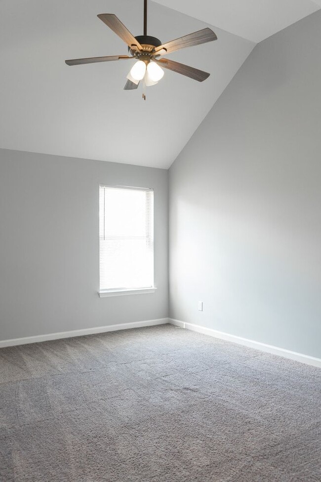 Building Photo - 2624 Leland Dr