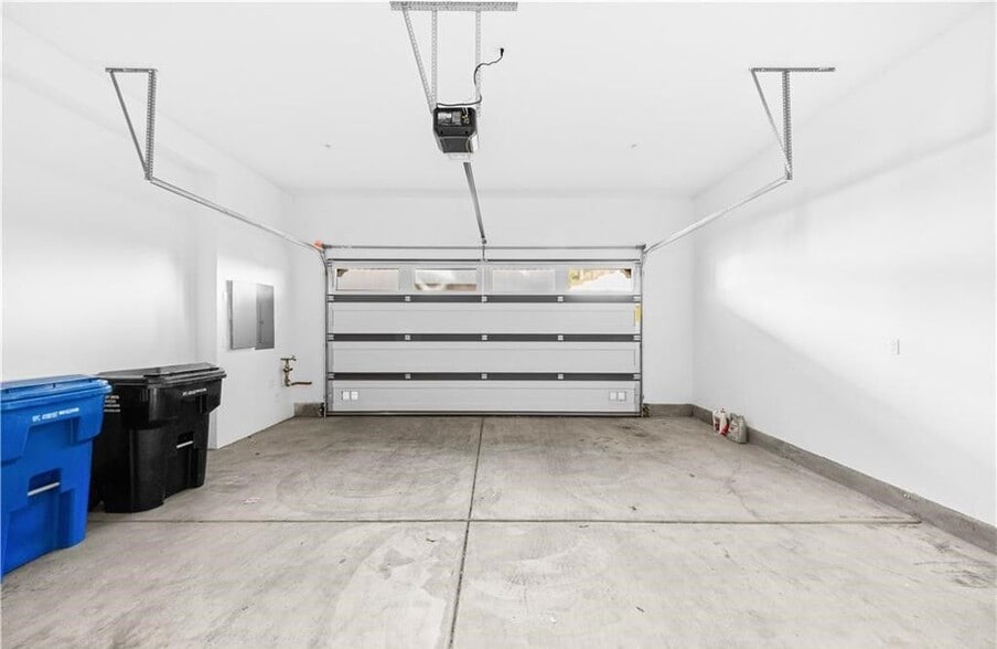 Building Photo - 856 Francesca Dr